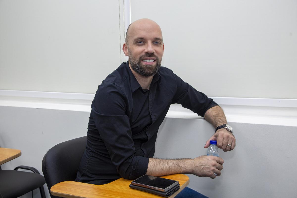 Trainer guiding the room